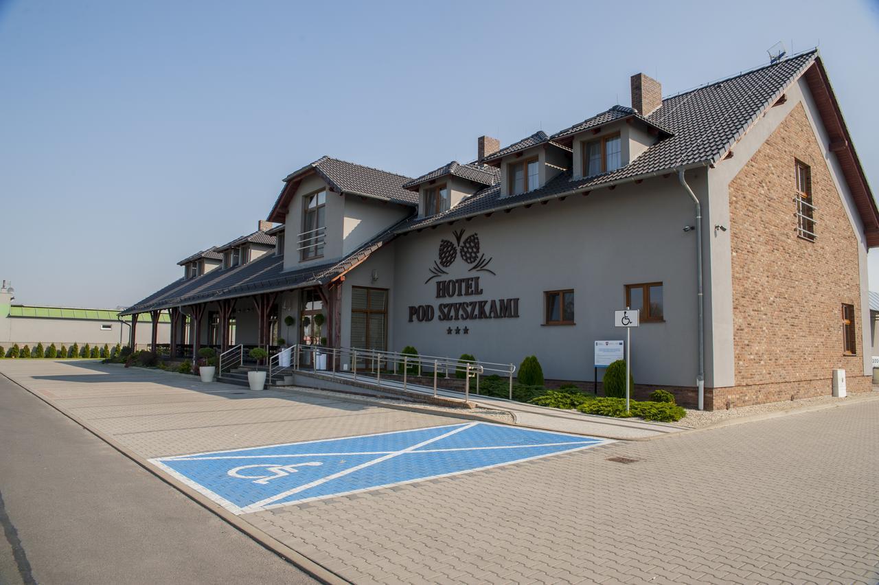 Hotel Pod Szyszkami Kozmin Buitenkant foto