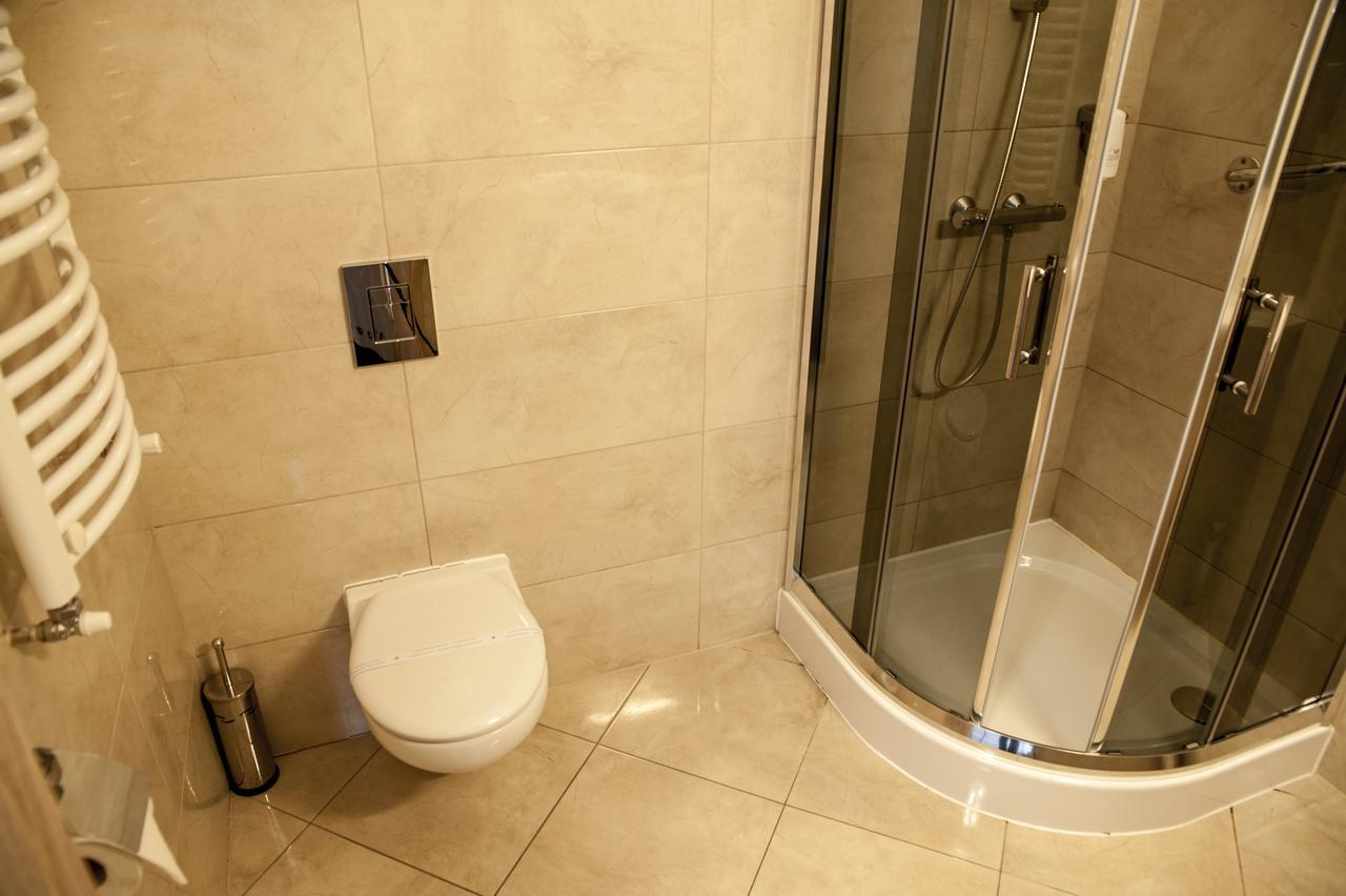 Hotel Pod Szyszkami Kozmin Buitenkant foto