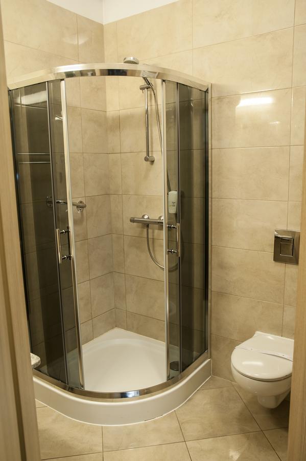 Hotel Pod Szyszkami Kozmin Buitenkant foto